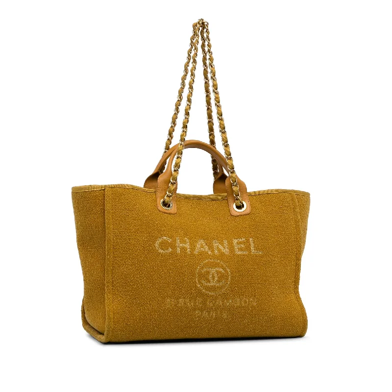 Chanel bags with exclusive seasonal designs and materialsChanel Deauville Tote (mibhYb)