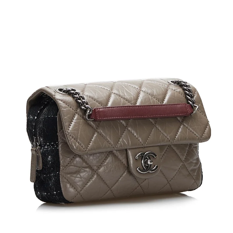 Chanel bags with exclusive seasonal designs and materialsChanel Glazed Matelasse Portobello Flap Bag (HqIza9)