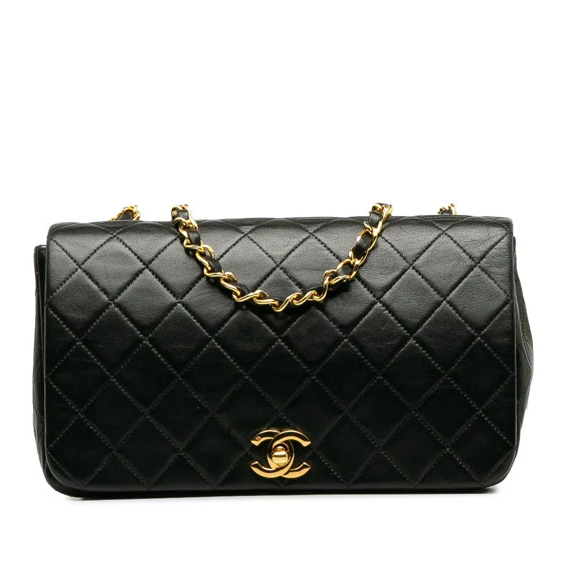 Chanel bags with exclusive seasonal designs and materialsChanel Mattress Chain houlder Bag Black Gold  Lady Chanel